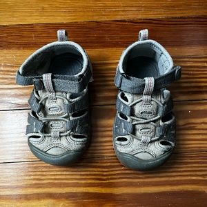 Grey toddler 6 Keen CNX